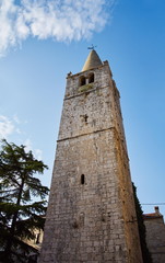 Fototapeta na wymiar Kirchturm in Bale - Kroatien