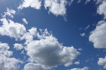 Obraz premium Clouds in the blue sky