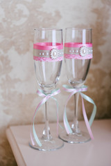 beautiful wedding glasses