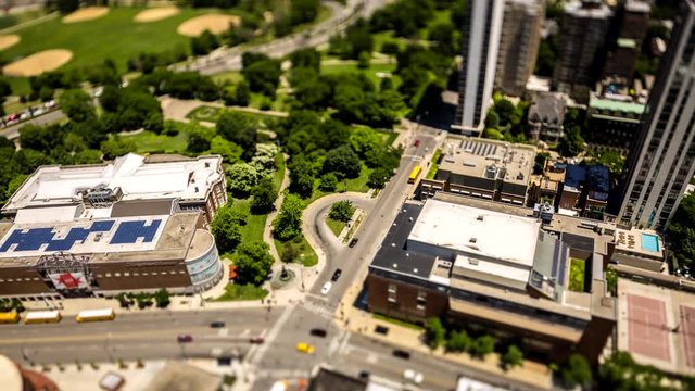 Traffic by North Avenue in Chicago - tilt shift