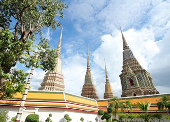 Fototapeta premium Bangkok-Thailand : Ancient Pagoda or Chedi Thai architecture at Wat Pho public temple 
