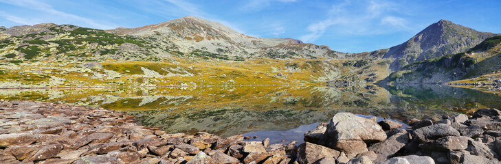 Fototapeta na wymiar Mountain glaciar lake landscape panorama