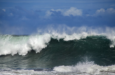 ocean wave breaking