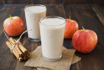 Apple cinnamon smoothie