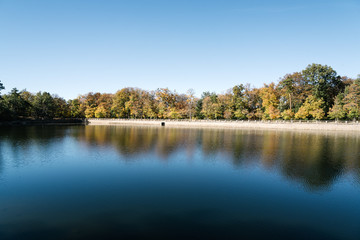 Obraz premium Pond in the mountains a blue aky day