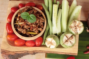 Spicy pork pastes delicious with fresh vegetables.