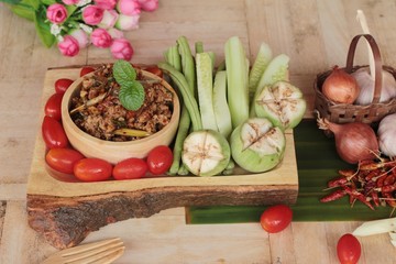 Spicy pork pastes delicious with fresh vegetables.