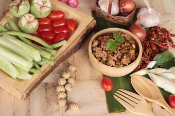 Spicy pork pastes delicious with fresh vegetables.