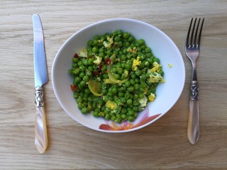 Peas with egg