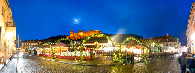 Fototapeta na wymiar Weihnachtsmarkt Heidelberg 