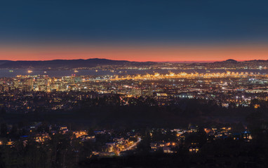 Fototapeta na wymiar Panorama Night View of San Francisco Bay, East Bay, Oakland, Mon