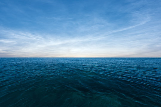 Fototapeta Blue sea and perfect sky