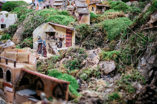 Nativity scene figurines