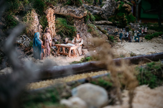 Nativity scene figurines