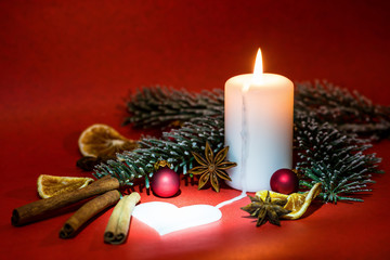 Advent, Kerzenlicht und ein Herz