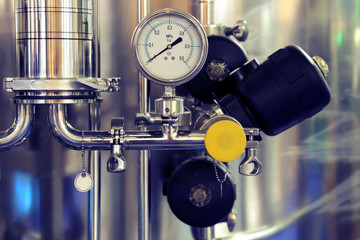 Gauge/sensor in the piping system