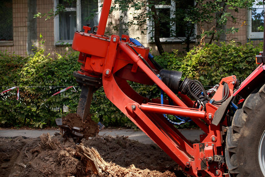 Machine for uprooting stumps