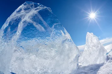 Papier Peint photo Lavable Cercle polaire Ice floe and sun on winter Baikal lake