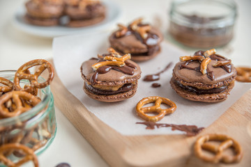 Schokoladen Macarons mit fleur de sal 