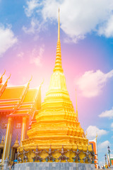 Fototapeta premium Beautiful Thai temple, Wat Phra Kaew or the Temple of the Emerald Buddha or Wat Phra Sri Rattana Satsadaram, Bangkok Thailand.