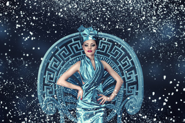 Obraz premium Snow winter fashion woman portrait