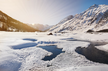 Obraz premium Beautiful winter landscape, Altai mountains, Siberia, Russia.