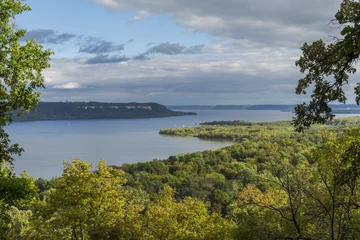 Foto op Canvas Pittoresk uitzicht op Lake Pepin en Mississippi-rivier © johnsroad7