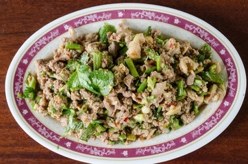 Spicy minced chicken salad