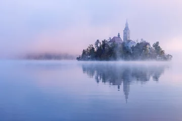 Handdoek met foto Misty morning in lake Bled © Kavita