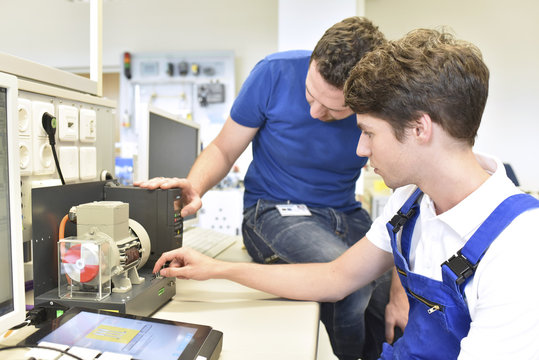 Technical instructor teaching student