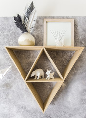 Triangle shelf with paper animals - Hipster design © RobertNyholm