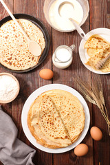 crepe with ingredient