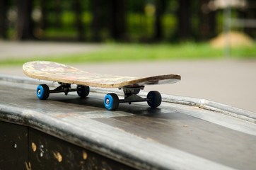 Young man with the skateboard  © retoncy
