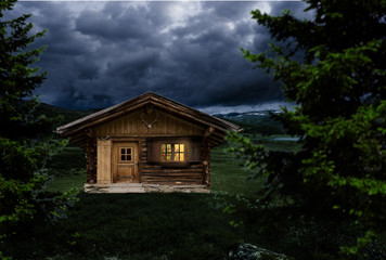 Weihnachtshütte im Wald