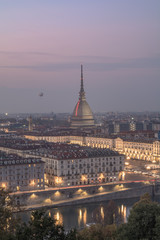 Fototapeta na wymiar Torino di sera