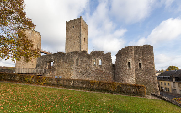 Church and castle in Useldingen