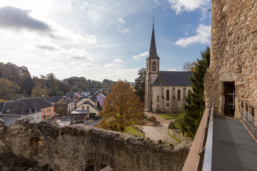 Fototapeta na wymiar Church and castle in Useldingen