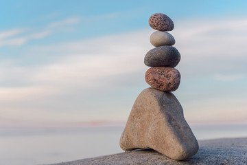 Pyramidal stack of stones