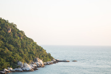 Obraz premium Sea and mountain view background.