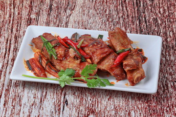 Fried pork spare ribs with grilled chili curry.
