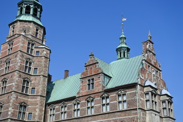 Fototapeta na wymiar Wetterfahne aus Gold auf Schloss Rosenborg