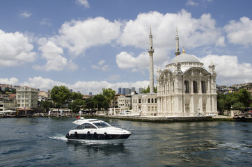 Fototapeta na wymiar Mejidiye moscque, Istanbul