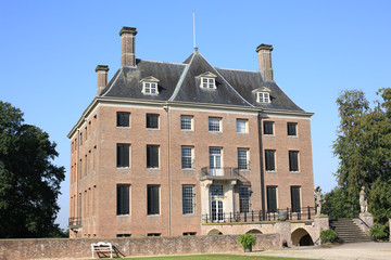 Fototapeta na wymiar Historic Castle Amerongen in The Netherlands