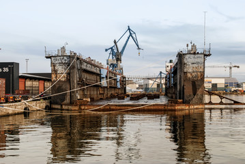 Fototapeta na wymiar Old floating dock 