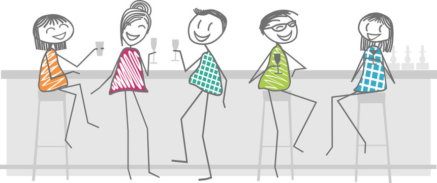 des amis prennent un verre dans un bar