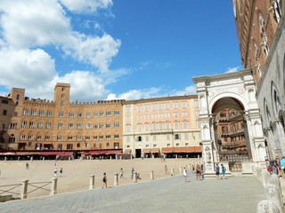 Fototapeta na wymiar Panorámica Plaza del Campo, Siena