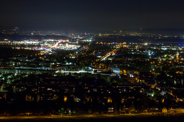 Fototapeta na wymiar Aussichtspunkt in der Nacht