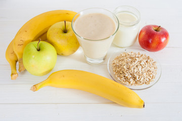 Smoothie with apple,banana, yogurt and oatmealon