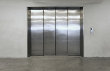  elevator © scottchan