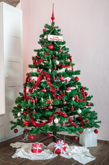 Fototapeta na wymiar Frohe Weihnachten - Christbaum - Dekoration Weihnachten